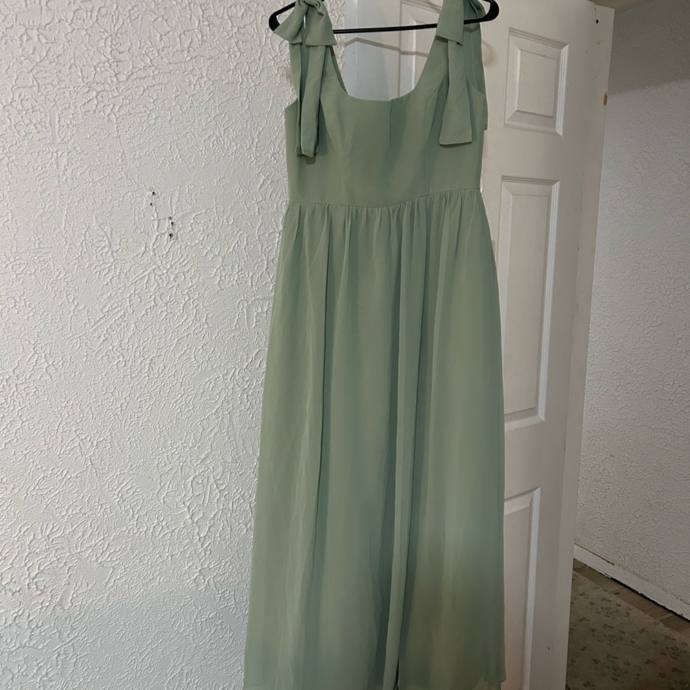 Revelry- Bowie Sage Green Chiffon Dress Size 6
